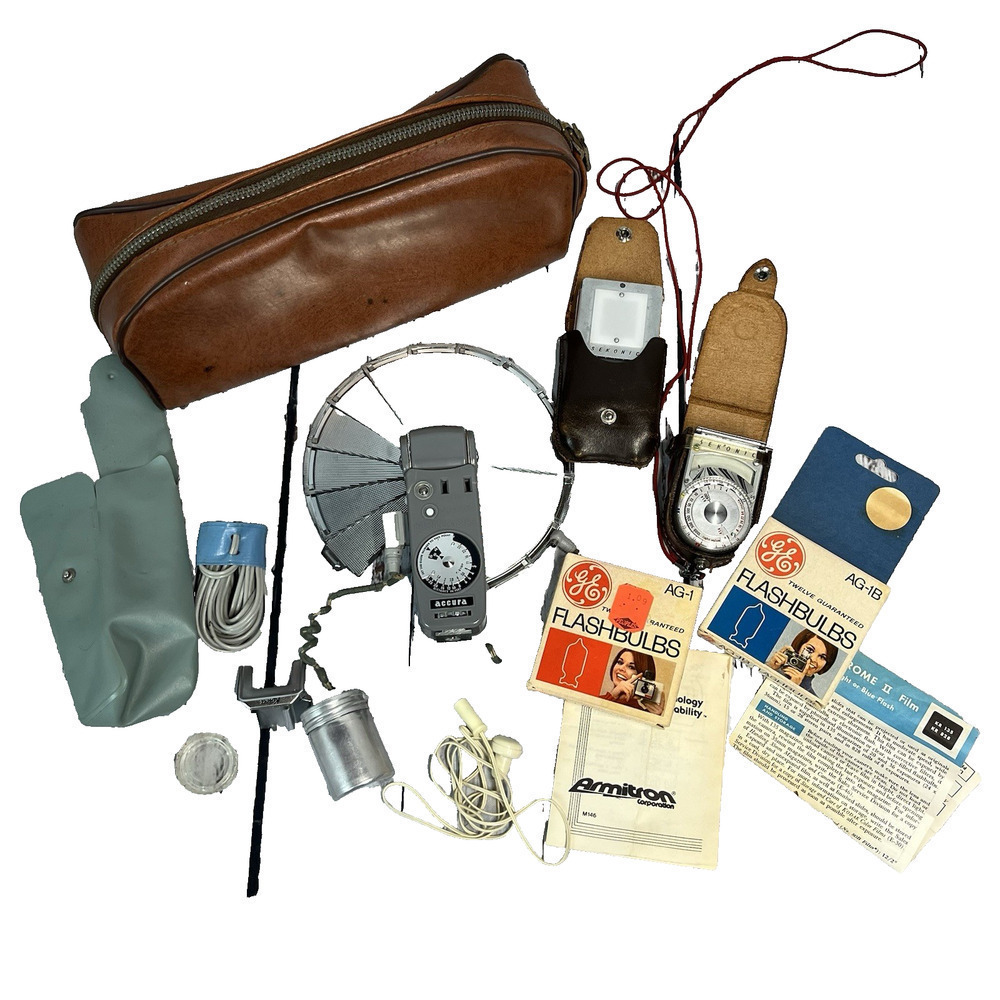 Vintage Camera Lot Accura Bouncemaster Sekonic Light Meter Leather Cases Bulbs
